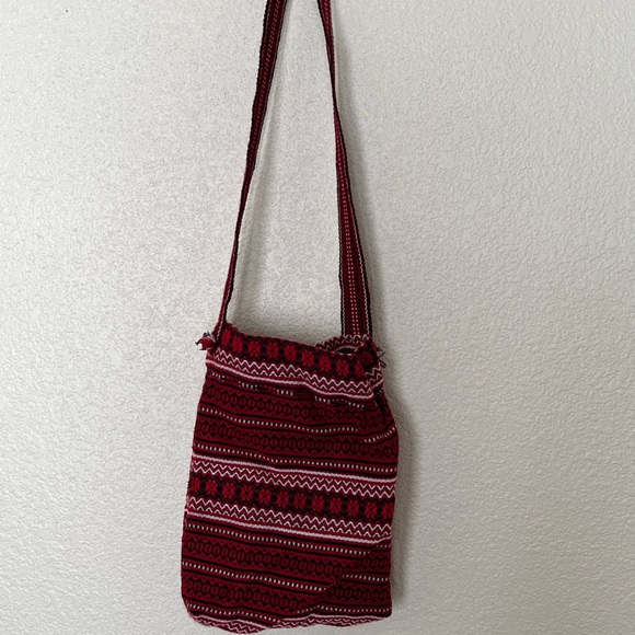 Handmade | Moldovan Knit Bucket Shoulder Bag - Picture 5 of 14
